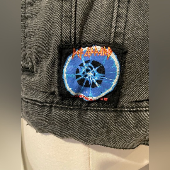 Def Leppard Unisex Jacket Faded Black Denim 80s Rock Hysteria Size XS - Picture 3 of 6